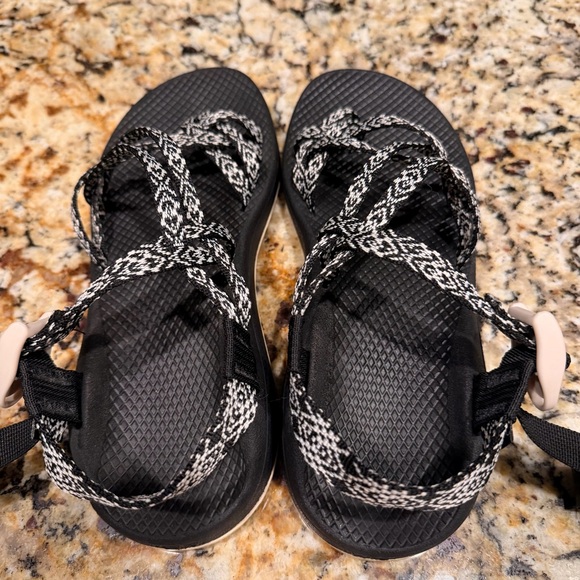 CHACO ZCloud X2 Webb Angora size 9 Black and White Pattern - Picture 4 of 6